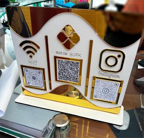 Placa multifuncional: Wi-Fi, Pix e Instagram