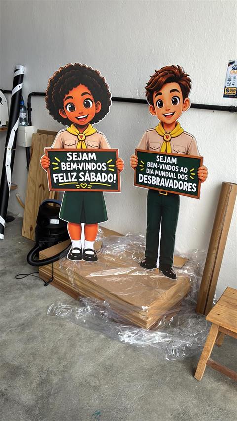 Personagens recortados em MDF